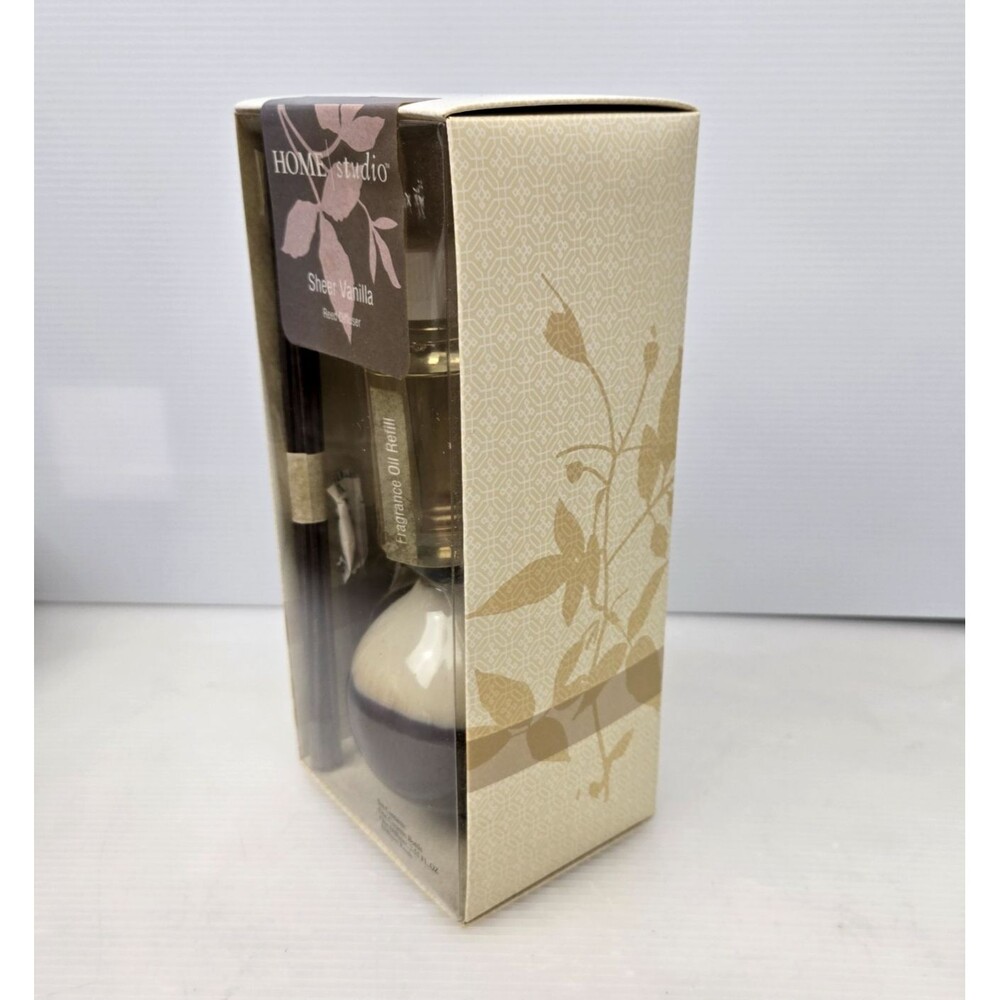 HOME studio Sheer Vanilla Reed Diffuser Set Diffuser Fragrance Reeds NEW in Box - Picture 4 of 10